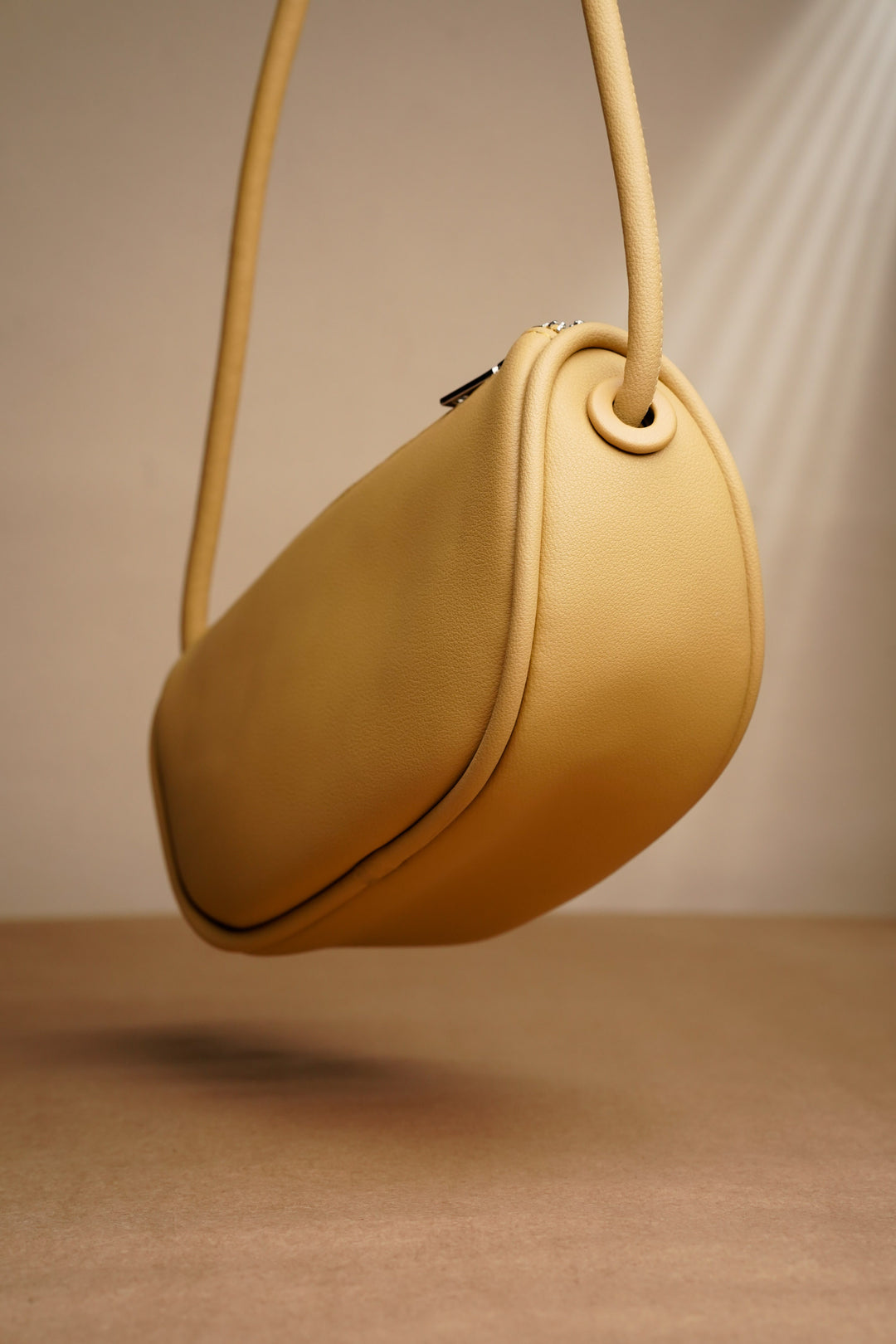 Curvy Minimal Shoulder Bag