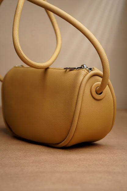 Curvy Minimal Shoulder Bag