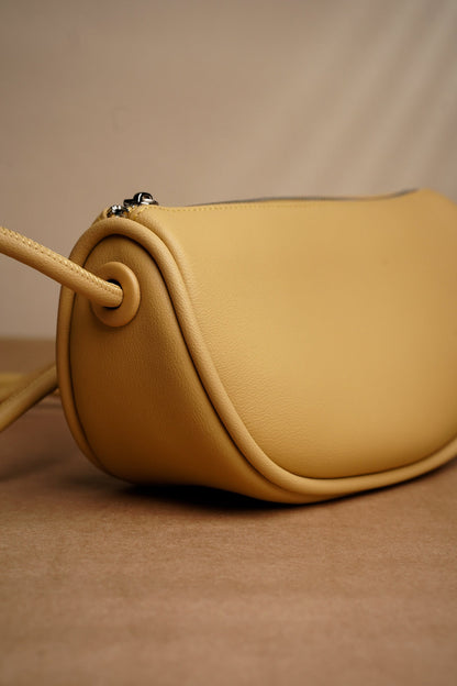 Curvy Minimal Shoulder Bag