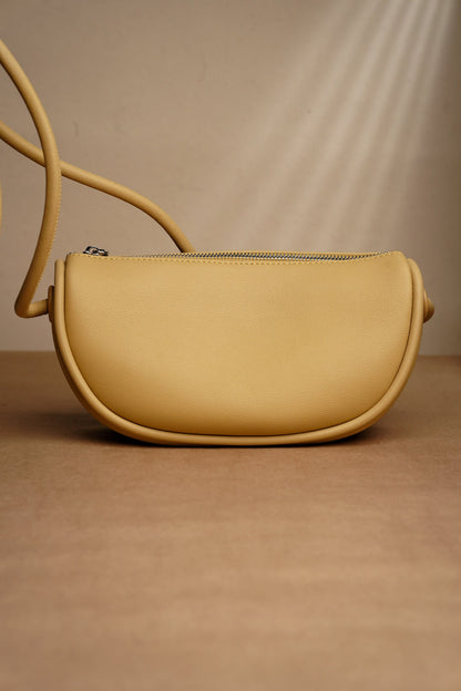 Curvy Minimal Shoulder Bag